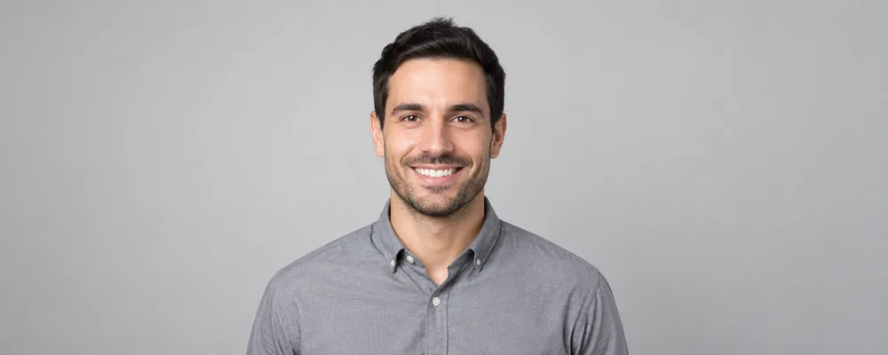 Homem sorridente